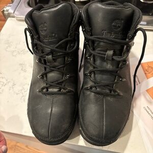 Size 6 (39 eu) Timberland boys lace up high top sneaker